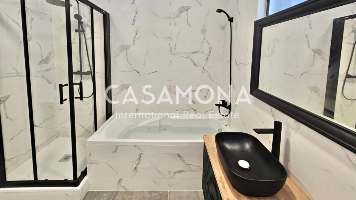 (SOLD) Newly Renovated 2 Bedroom 2 Bathroom Apartment with an Elevator and Balcony in Sant Antoni