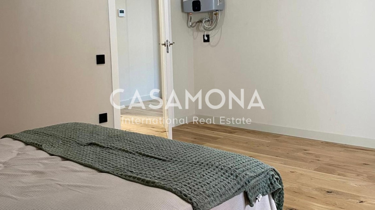 (VENDU) Appartement Moderne Avec Terrasse Privée Dans Le Centre Historique De Barcelone