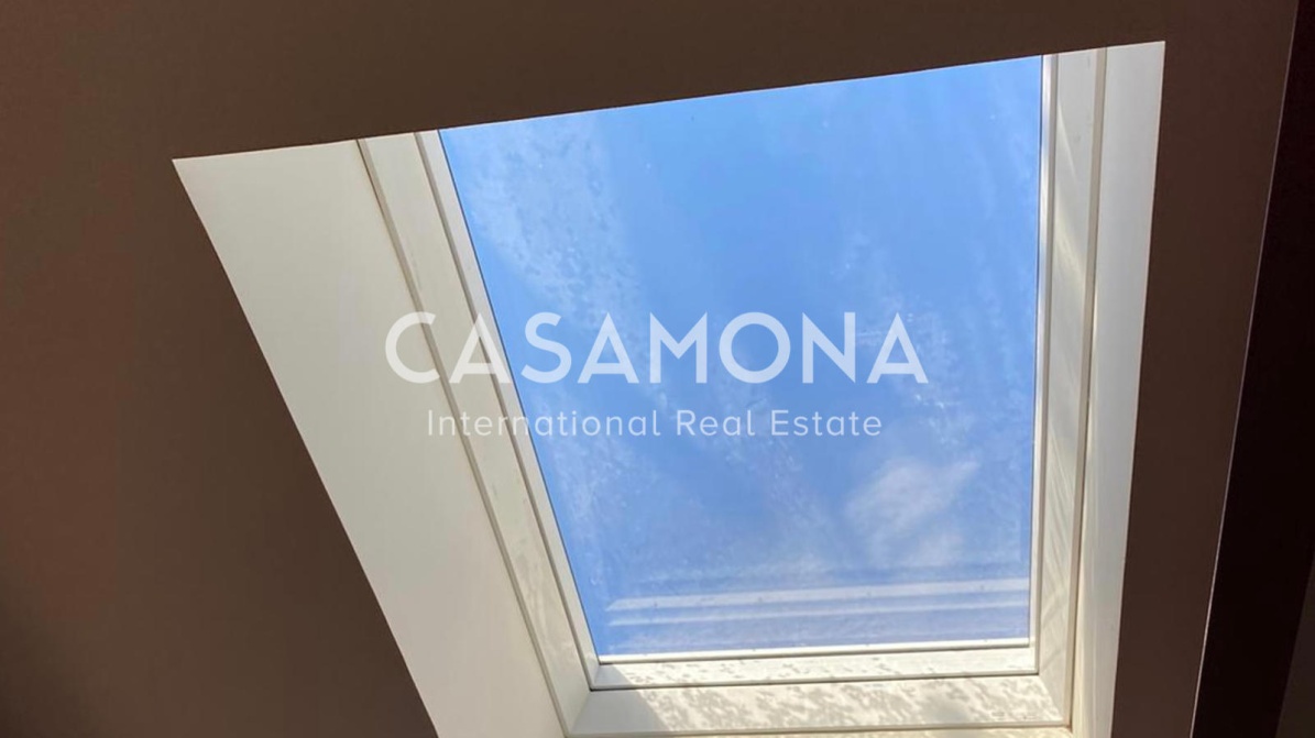 (VENDU) Appartement Moderne Avec Terrasse Privée Dans Le Centre Historique De Barcelone