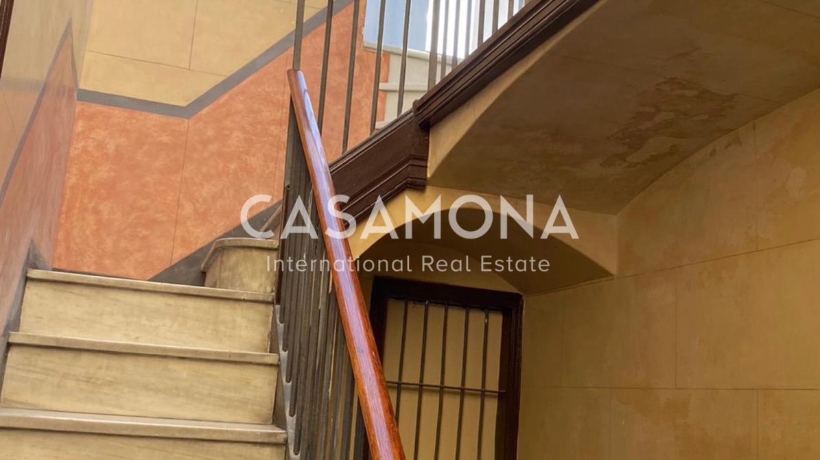 (VENDU) Appartement Moderne Avec Terrasse Privée Dans Le Centre Historique De Barcelone