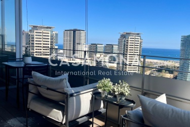 Fully Renovated Apartment Near the Beach with Pool and Sea Views