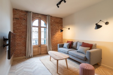 Apartamento de 2 dormitorios dobles con características catalanas en Poble Sec Apartamento de 2 dormitorios dobles con características catalanas en Poble Sec