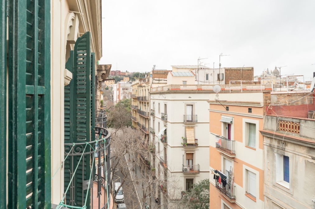 Apartament de 2 habitacions dobles amb característiques catalanes al Poble Sec