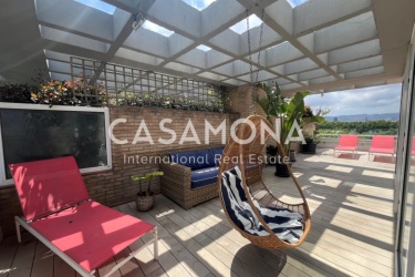 Penthouse with 70m² Private Terrace, 360 Degree Sea & City Views in Vila Olímpica