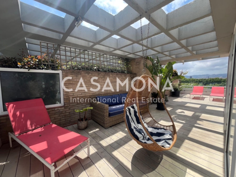 Àtic Dúplex amb Terrassa Privada de 70 m² i Vistes Panoràmiques de 360° al Mar i la Ciutat a Vila Olímpica Àtic Dúplex amb Terrassa Privada de 70 m² i Vistes Panoràmiques de 360° al Mar i la Ciutat a Vila Olímpica