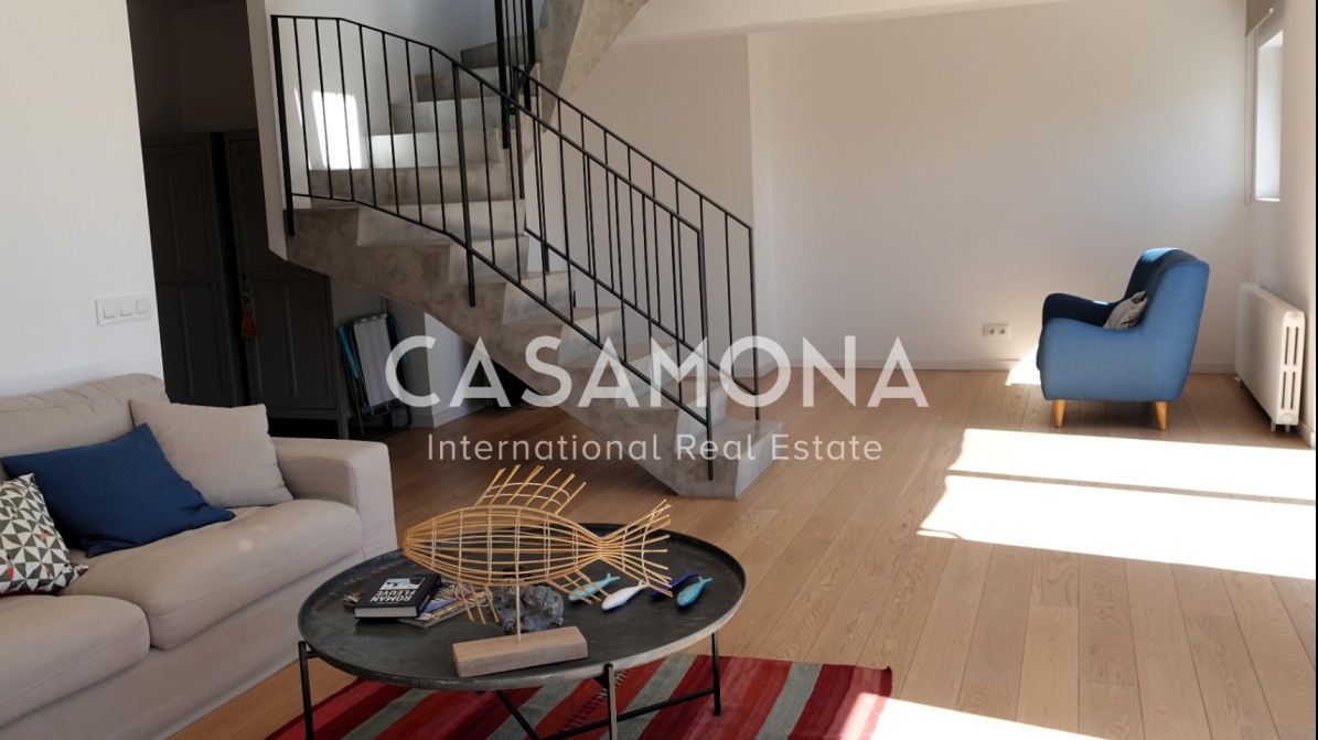 Àtic Dúplex amb Terrassa Privada de 70 m² i Vistes Panoràmiques de 360° al Mar i la Ciutat a Vila Olímpica Àtic Dúplex amb Terrassa Privada de 70 m² i Vistes Panoràmiques de 360° al Mar i la Ciutat a Vila Olímpica