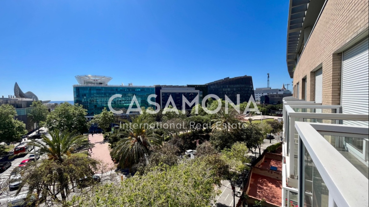 Àtic Dúplex amb Terrassa Privada de 70 m² i Vistes Panoràmiques de 360° al Mar i la Ciutat a Vila Olímpica Àtic Dúplex amb Terrassa Privada de 70 m² i Vistes Panoràmiques de 360° al Mar i la Ciutat a Vila Olímpica