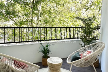 (VENDU) Appartement lumineux de 3 chambres avec une terrasse confortable
