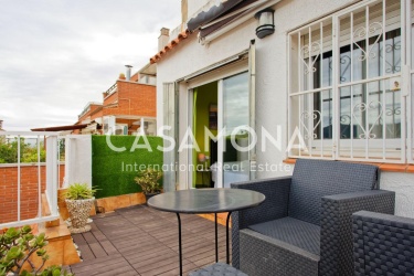 Precioso apartamento de 4 dormitorios en Atico en Horta-Guinardó con terraza privada