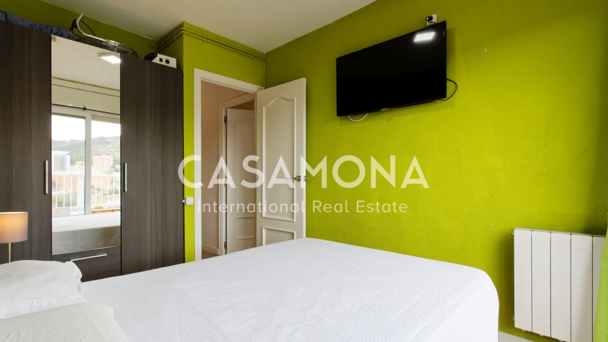 Bel appartement Atico de 4 chambres à Horta-Guinardó avec terrasse privée Bel appartement Atico de 4 chambres à Horta-Guinardó avec terrasse privée