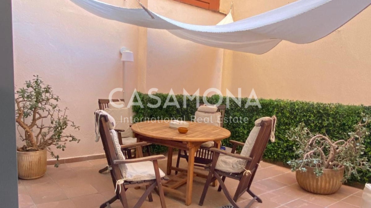 Stylish Duplex with a Private Patio in a Residential Area