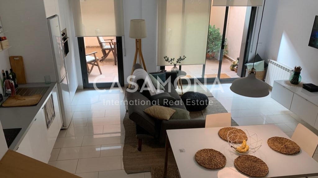 Stylish Duplex with a Private Patio in a Residential Area