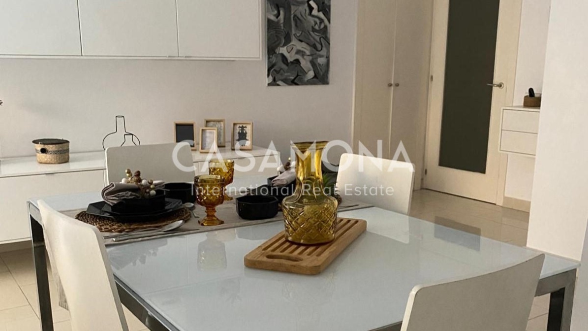 Stylish Duplex with a Private Patio in a Residential Area