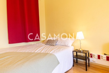 Stylish Room in Co-Living with a Double Bed in Eixample