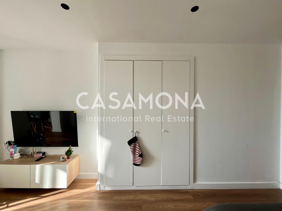 Bright Apartment located on Rambla de Catalunya in Eixample