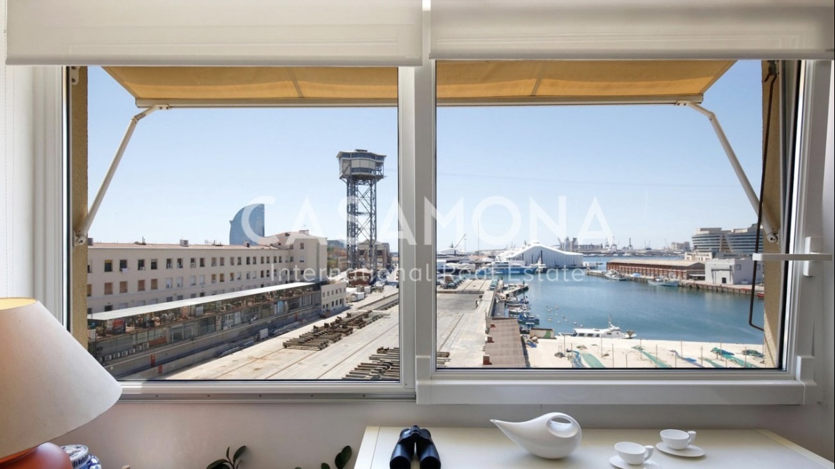 Stunning 2 Bedroom Apartment with Amazing Harbour Views