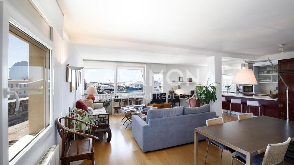 Stunning 2 Bedroom Apartment with Amazing Harbour Views