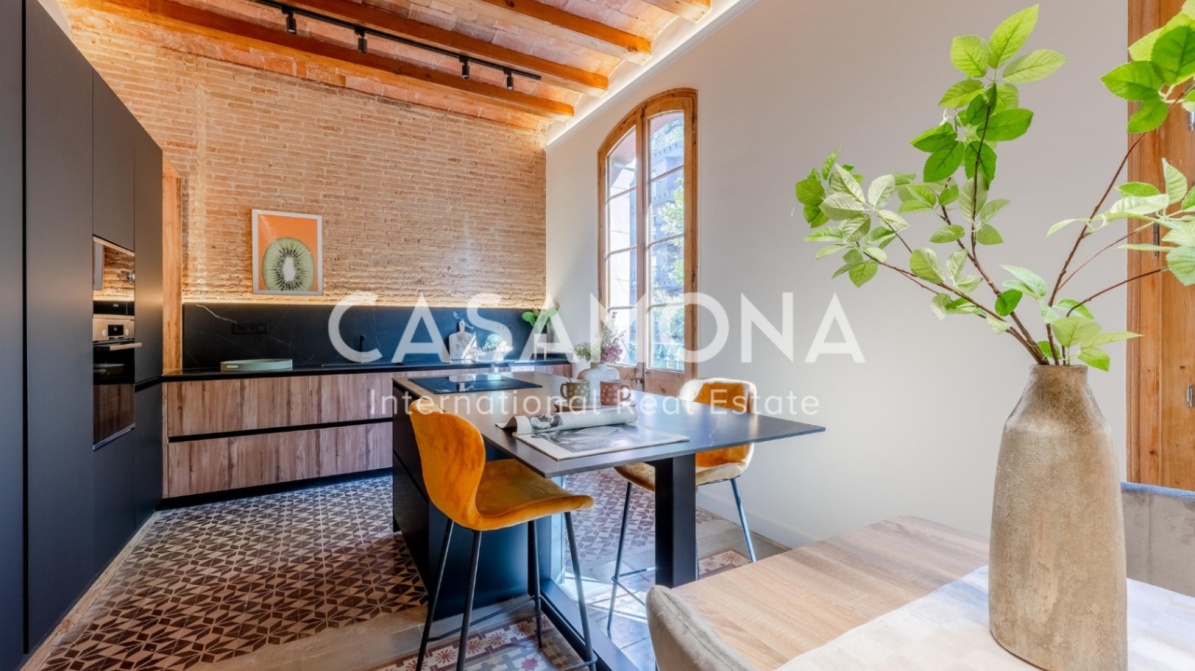 Appartement de 3 chambres fraîchement rénové avec 3 balcons à Passeig de Gracia