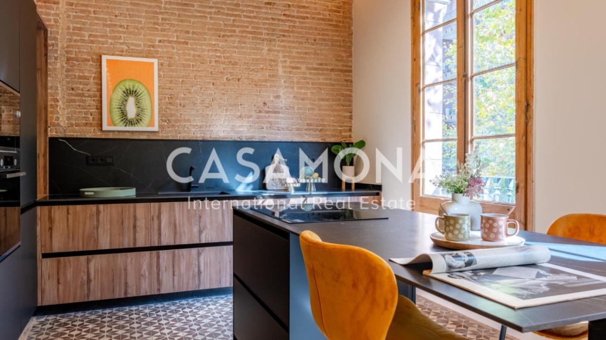 Appartement de 3 chambres fraîchement rénové avec 3 balcons à Passeig de Gracia