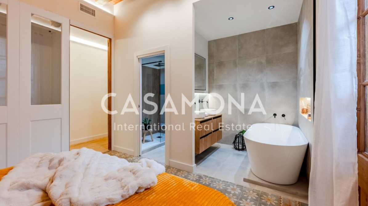 (SOLD) Freshly Renovated 3-Bedroom Apartment with 3 Balconies in Passeig de Gracia