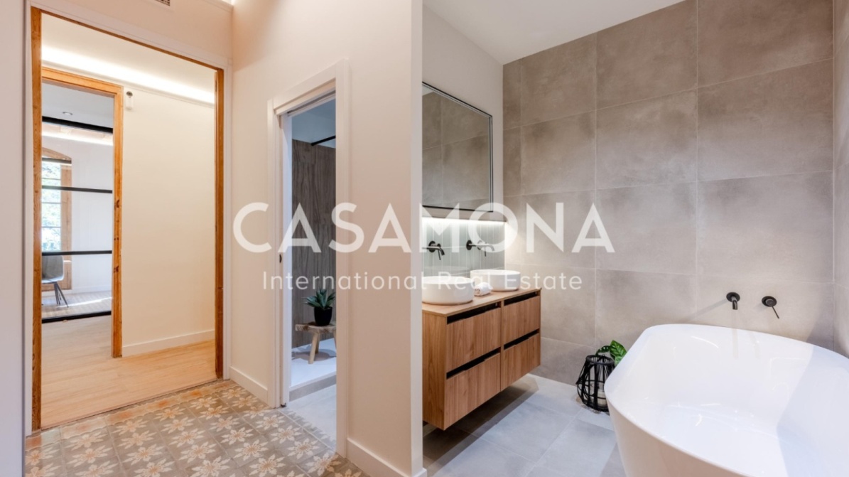 Appartement de 3 chambres fraîchement rénové avec 3 balcons à Passeig de Gracia