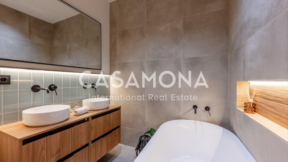 (SOLD) Freshly Renovated 3-Bedroom Apartment with 3 Balconies in Passeig de Gracia