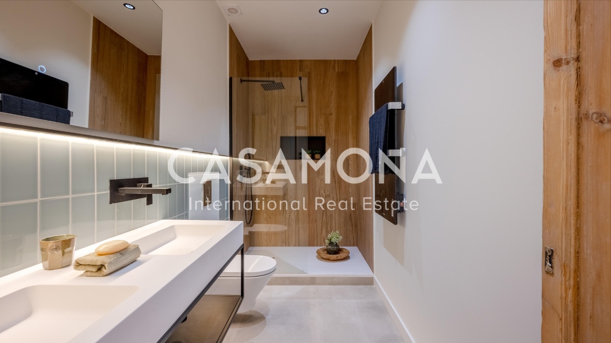 (SOLD) Freshly Renovated 3-Bedroom Apartment with 3 Balconies in Passeig de Gracia