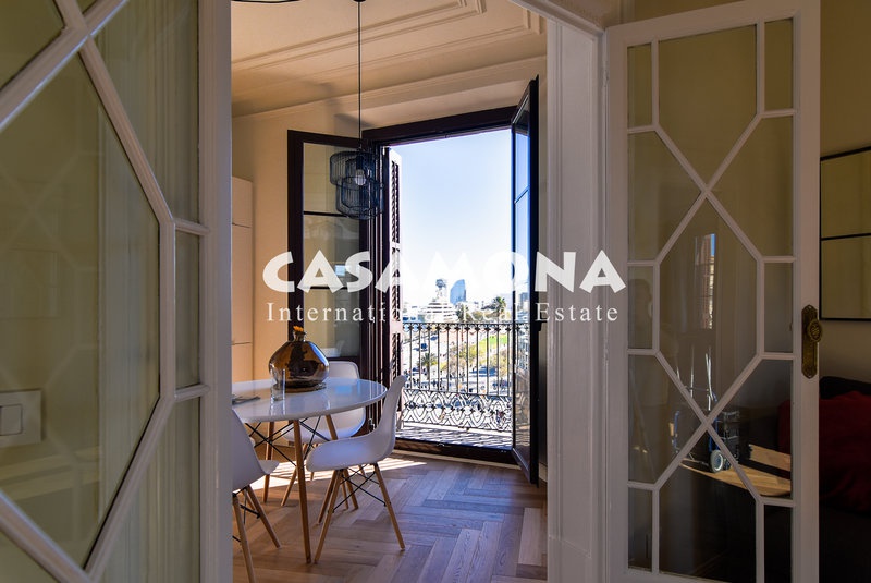 Elegant apartament al Barceloneta amb vistes del Port Vell Elegant apartament al Barceloneta amb vistes del Port Vell