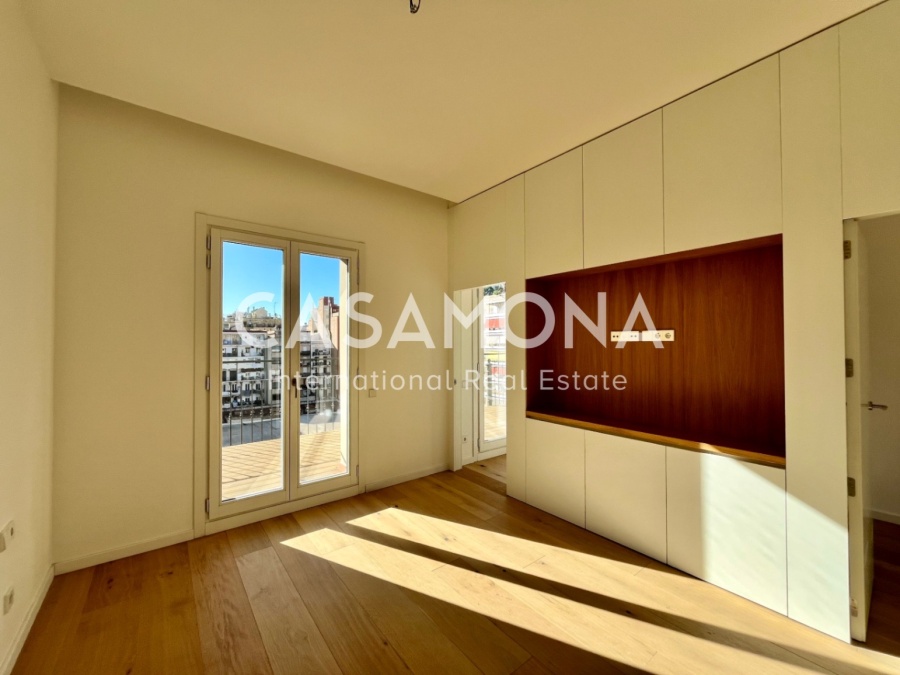 Luxury Penthouse with Multiple Terraces on Rambla Cataluña Luxury Penthouse with Multiple Terraces on Rambla Cataluña