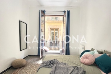 (SOLD) 6 Bedroom Apartment with Balconies in the Gothic Quarter - Ideal for Coliving Investment (SOLD) 6 Bedroom Apartment with Balconies in the Gothic Quarter - Ideal for Coliving Investment