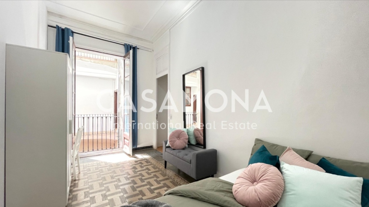 Apartament de 6 dormitoris amb balcons al Barri Gòtic, ideal per a inversió en convivència Apartament de 6 dormitoris amb balcons al Barri Gòtic, ideal per a inversió en convivència