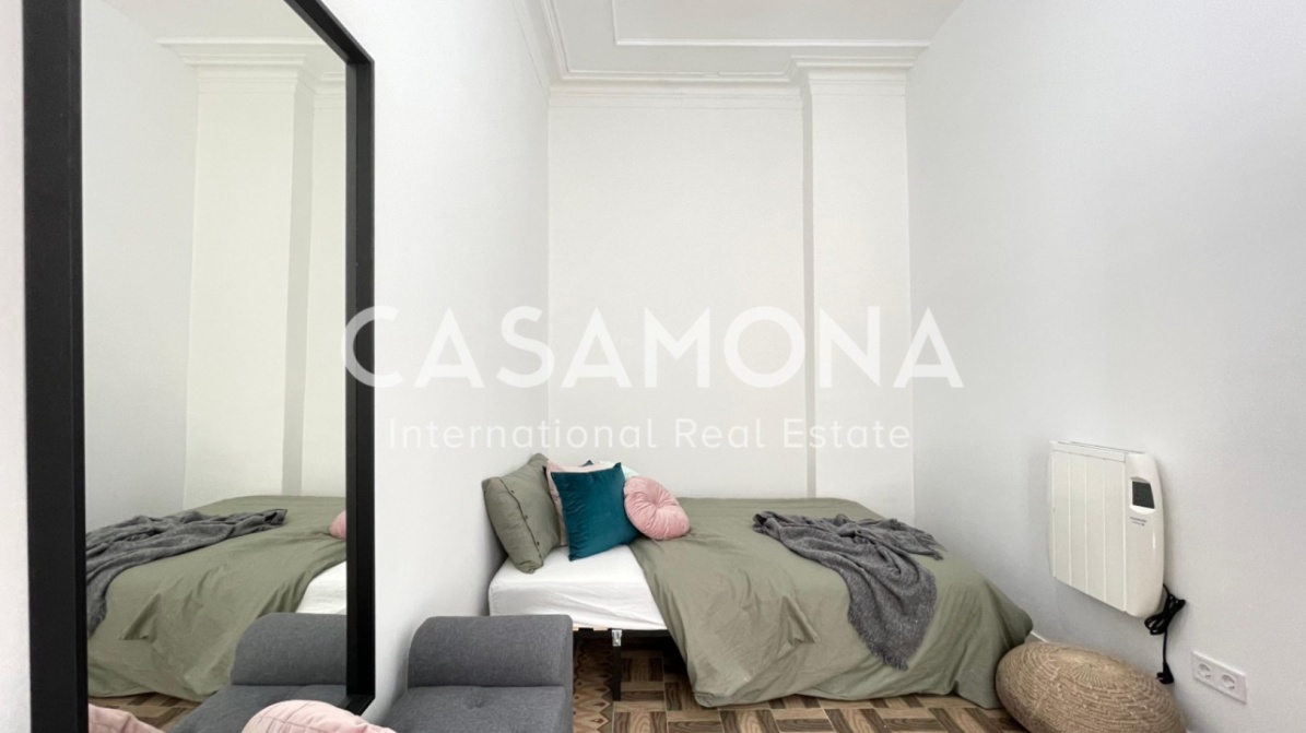 (VENDU) Appartement de 6 chambres avec balcon dans le quartier gothique - Idéal pour l’investissement en coliving