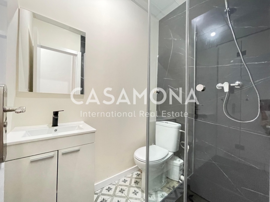 Apartament de 6 dormitoris amb balcons al Barri Gòtic, ideal per a inversió en convivència Apartament de 6 dormitoris amb balcons al Barri Gòtic, ideal per a inversió en convivència