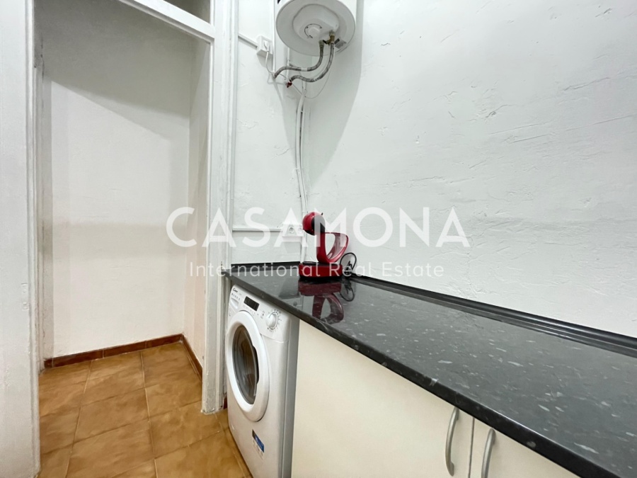 (SOLD) 6 Bedroom Apartment with Balconies in the Gothic Quarter - Ideal for Coliving Investment