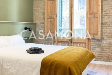 Lichte kamer met eigen badkamer in Sant Antoni