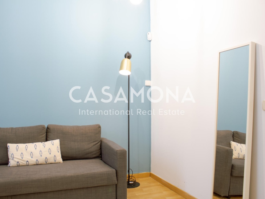 Pis Bright i Modern de 2 Habitacions amb Terrassa Privada al Centre del Barri Gòtic