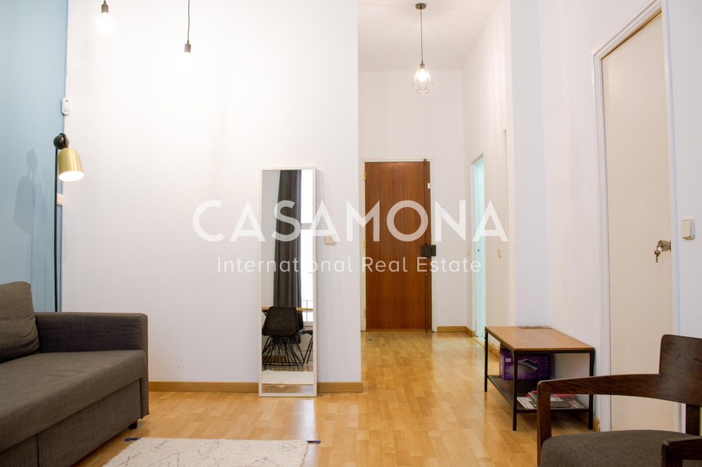 Pis Bright i Modern de 2 Habitacions amb Terrassa Privada al Centre del Barri Gòtic