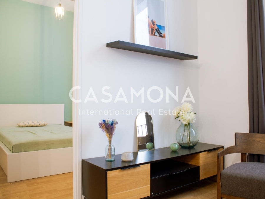 Pis Bright i Modern de 2 Habitacions amb Terrassa Privada al Centre del Barri Gòtic
