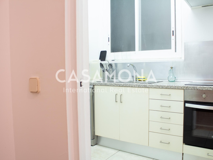 Bright and Modern 2-Bedroom Apartment with a Private Terrace in the Heart of the Gothic Quarter