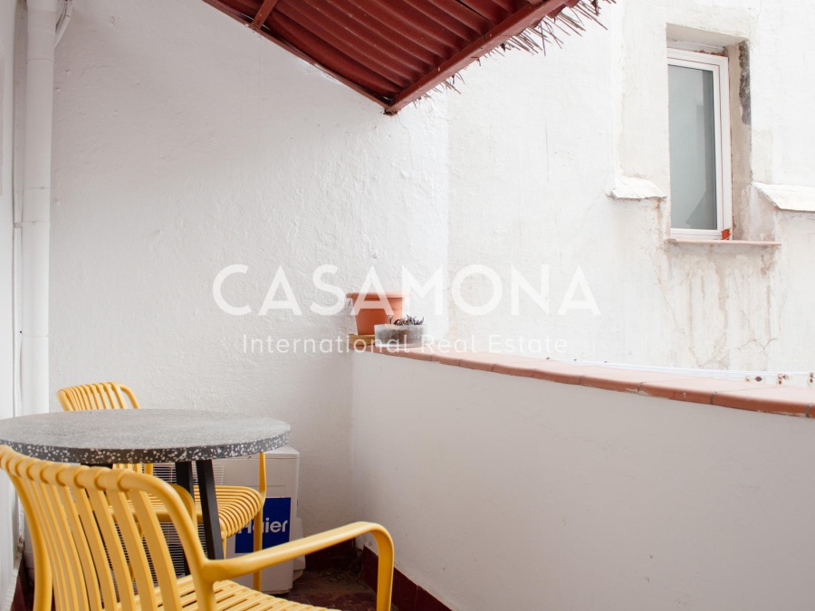 Bright and Modern 2-Bedroom Apartment with a Private Terrace in the Heart of the Gothic Quarter