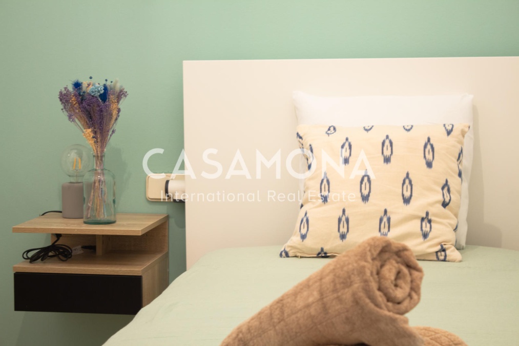 Bright and Modern 2-Bedroom Apartment with a Private Terrace in the Heart of the Gothic Quarter
