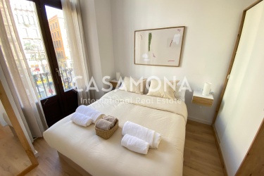 Co-Living Room med eget badrum och balkong perfekt bel�get p� La Rambla