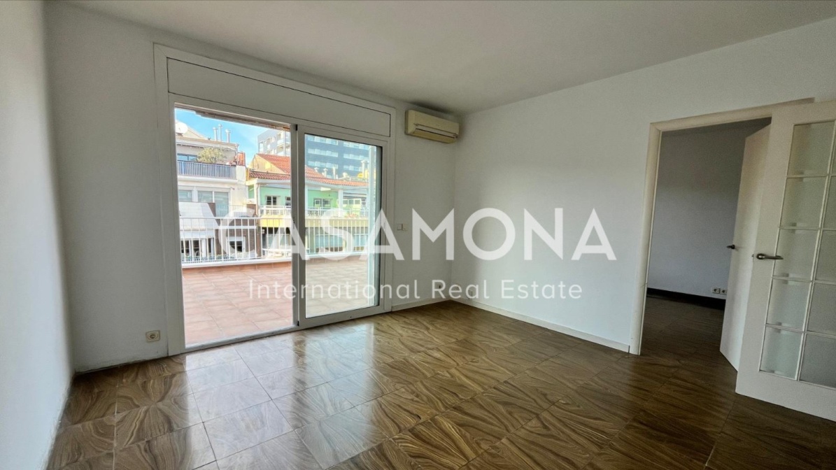 2 Bedroom Apartment with Spacious Private Terrace for Renovation in Eixample Esquerra 2 Bedroom Apartment with Spacious Private Terrace for Renovation in Eixample Esquerra