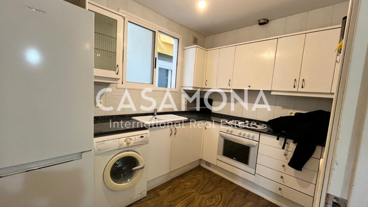 Apartamento de 2 dormitorios con amplia terraza privada para reformar en Eixample Esquerra Apartamento de 2 dormitorios con amplia terraza privada para reformar en Eixample Esquerra