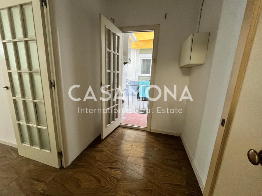 Appartement de 2 chambres avec terrasse privée spacieuse à rénover dans l’Eixample Esquerra Appartement de 2 chambres avec terrasse privée spacieuse à rénover dans l’Eixample Esquerra