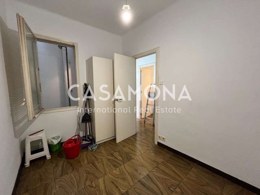 Appartement de 2 chambres avec terrasse privée spacieuse à rénover dans l’Eixample Esquerra Appartement de 2 chambres avec terrasse privée spacieuse à rénover dans l’Eixample Esquerra
