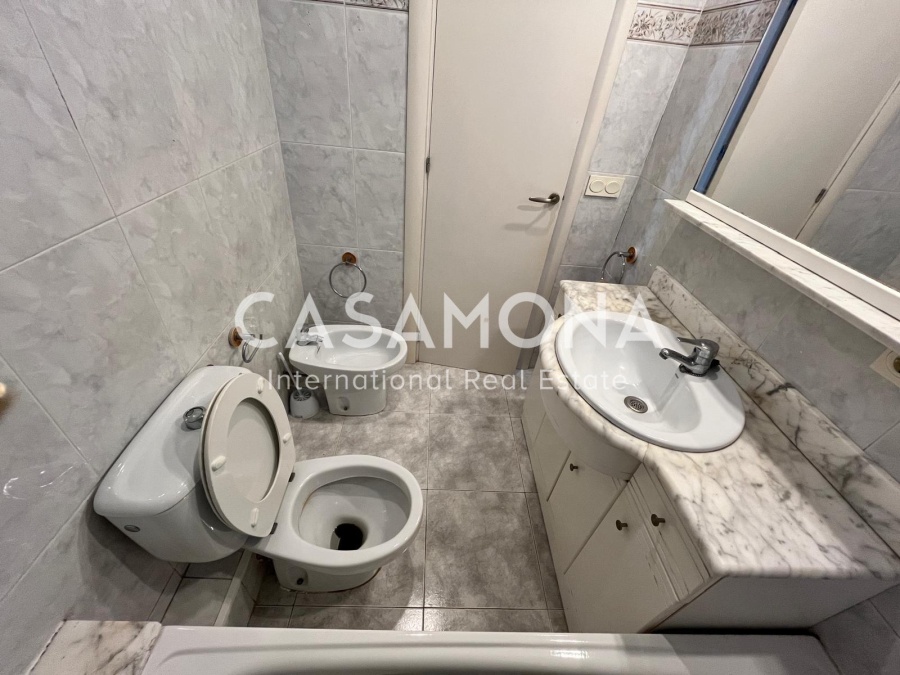 2 Bedroom Apartment with Spacious Private Terrace for Renovation in Eixample Esquerra 2 Bedroom Apartment with Spacious Private Terrace for Renovation in Eixample Esquerra