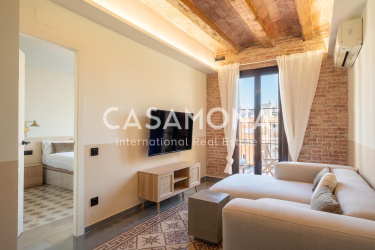 Precioso apartamento de 2 dormitorios y 2 baños con enorme balcón en el Eixample Precioso apartamento de 2 dormitorios y 2 baños con enorme balcón en el Eixample