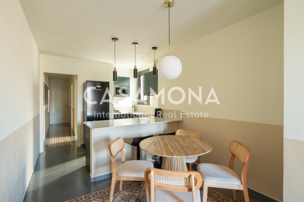 Precioso apartamento de 2 dormitorios y 2 baños con enorme balcón en el Eixample Precioso apartamento de 2 dormitorios y 2 baños con enorme balcón en el Eixample