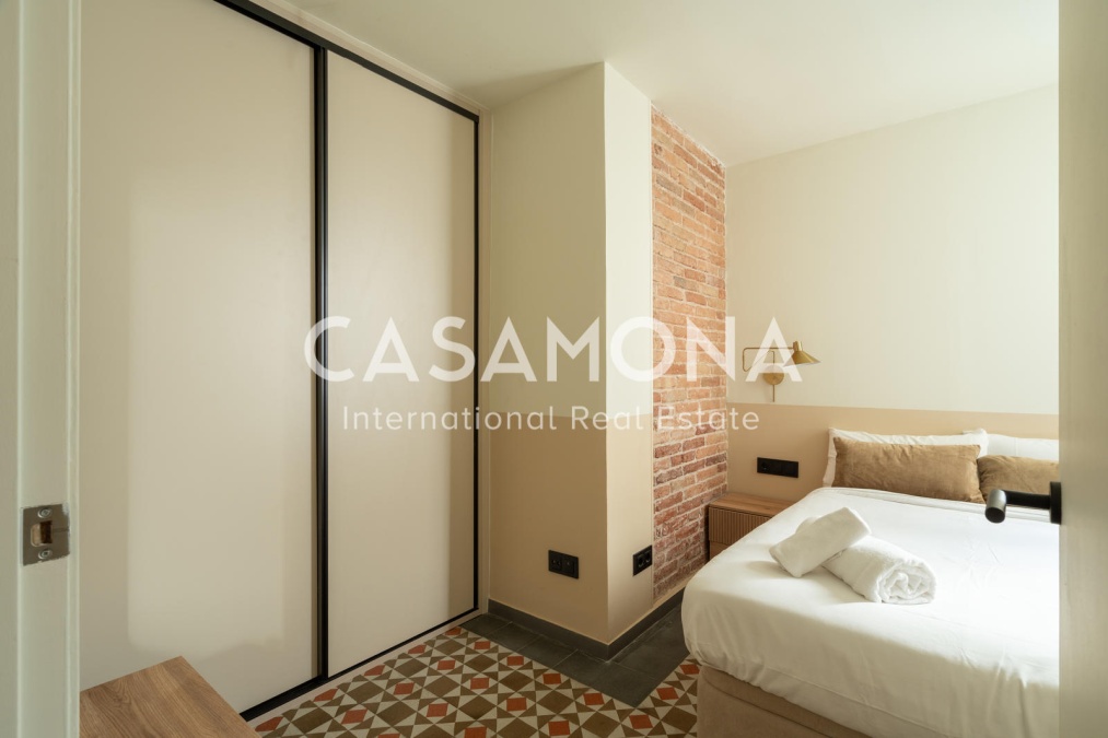 Precioso apartamento de 2 dormitorios y 2 baños con enorme balcón en el Eixample Precioso apartamento de 2 dormitorios y 2 baños con enorme balcón en el Eixample